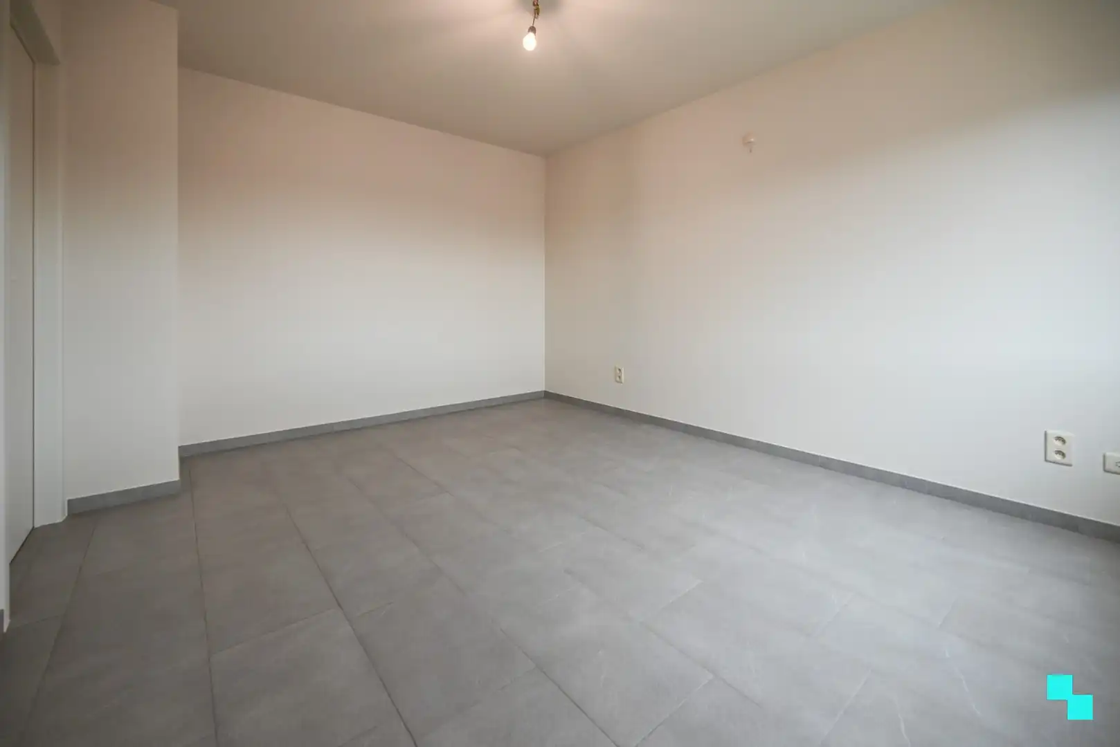 Ruim tweeslaapkamerappartement in het centrum van Izegem foto 24