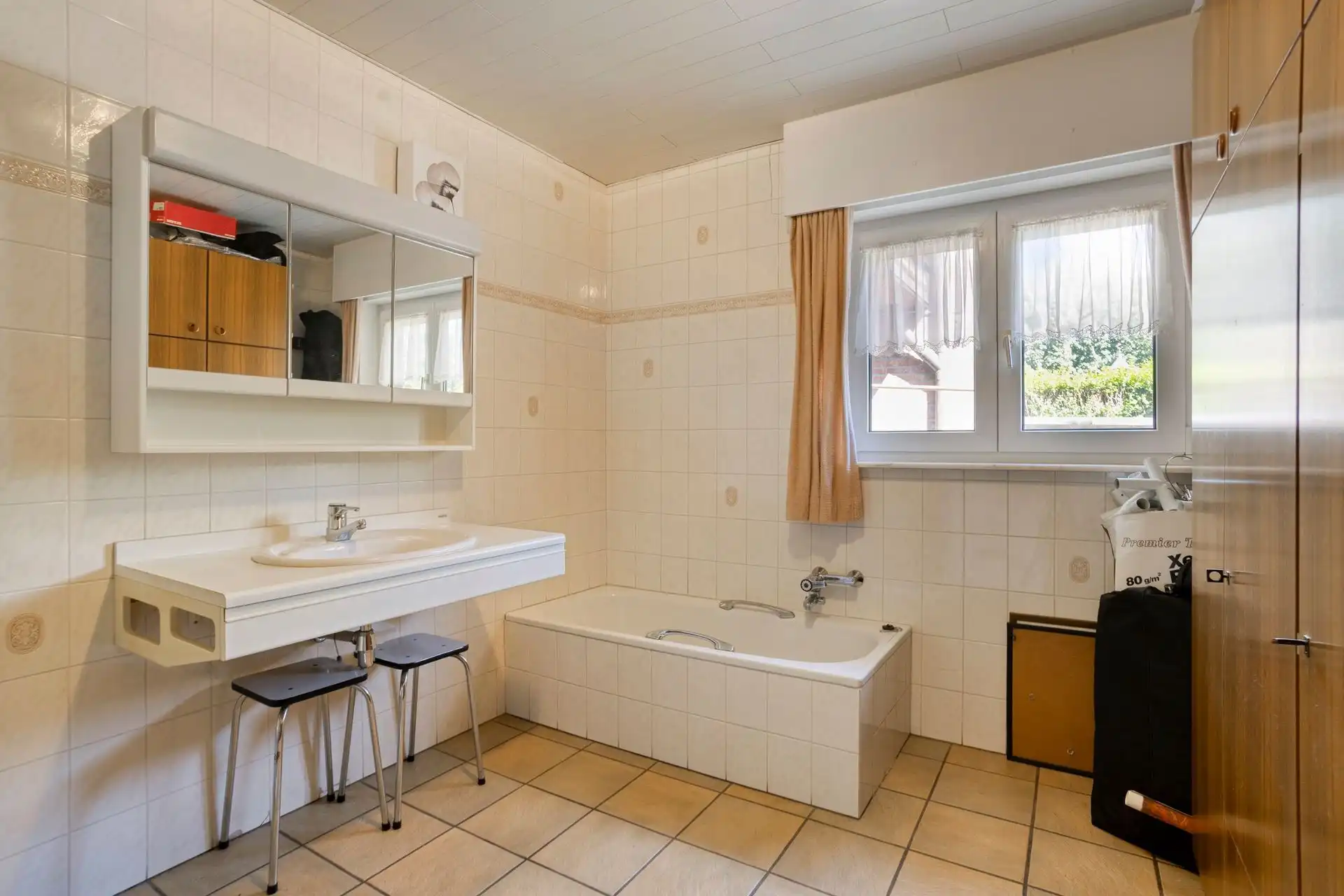 CENTRUM SINT-PIETERS-LEEUW : ruime 2-gevelwoning met atelier/commerciële ruimte (3 slpks) met grote tuin en private autostaanplaats foto 9