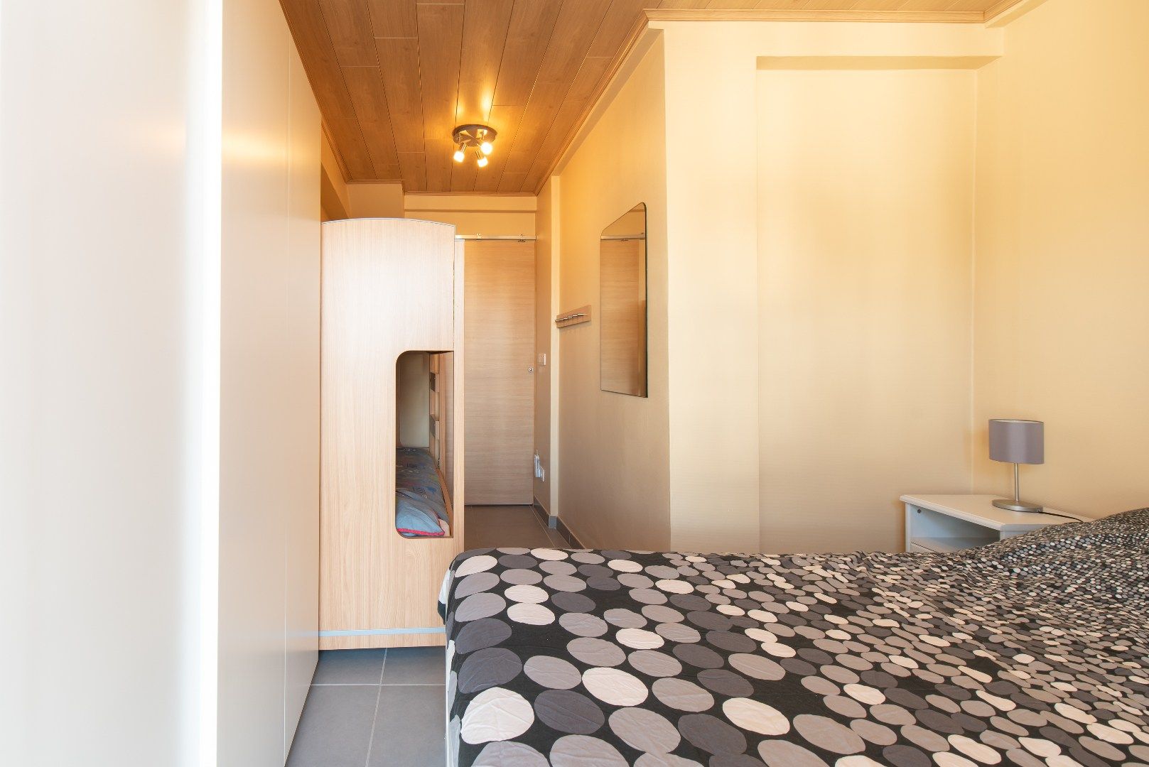 Prachtig afgewerkt appartement met zijdelings zicht op zee! foto 10