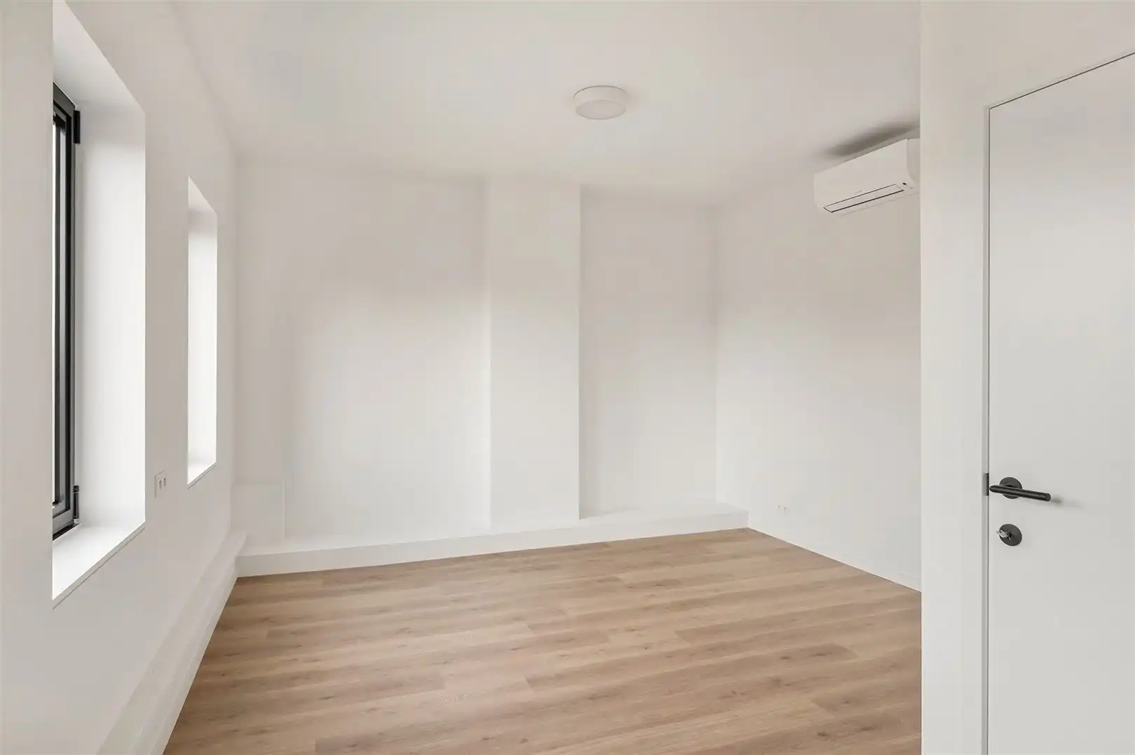 Uitzonderlijk herenhuis volledig gerenoveerd foto 20