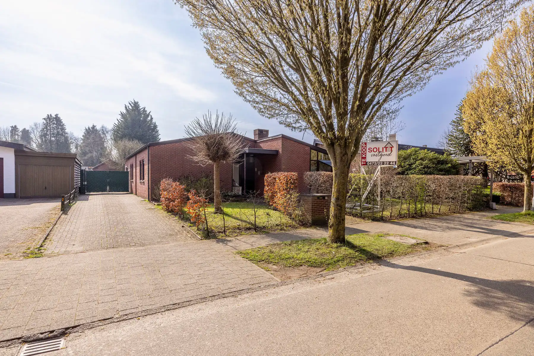 Hoofdfoto van de publicatie: Laagbouwwoning met 2/3slpk, tuin en garage