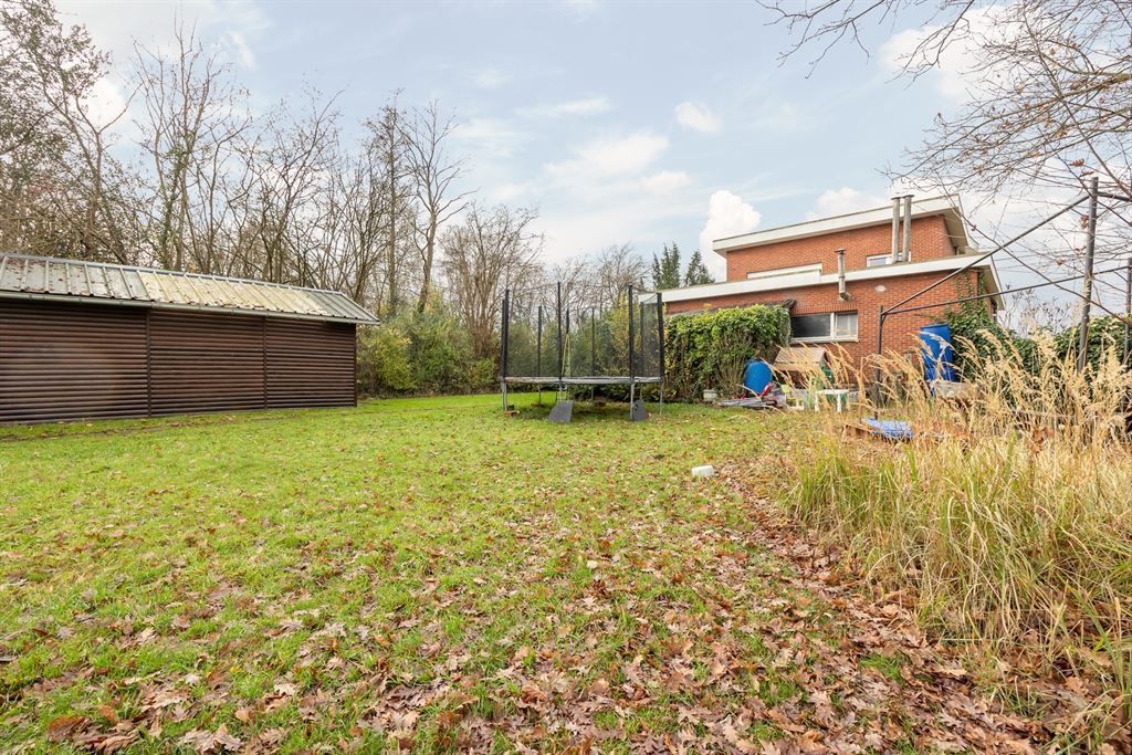 Te renoveren woning met achterliggend weiland foto 17