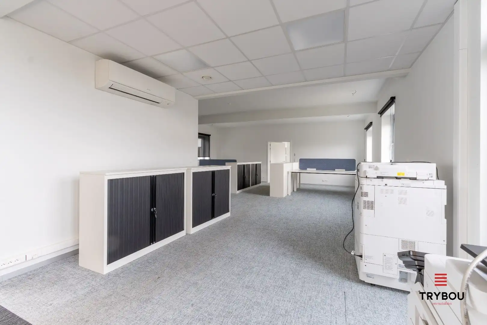 Groot kantoorgebouw op toplocatie te Ieper foto 10