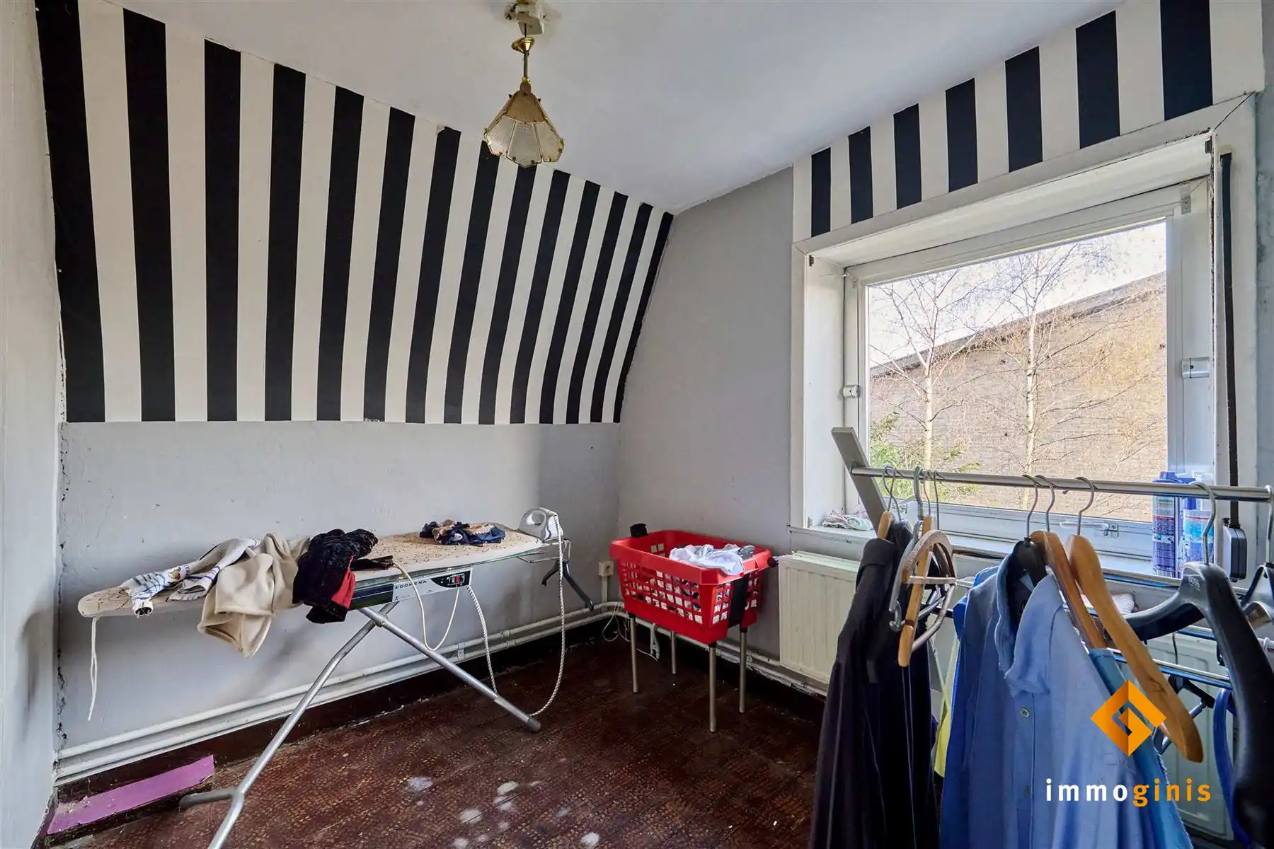 Knusse, te renoveren woning met 3 slaapkamers op een ruim perceel van 8a62ca! foto 12