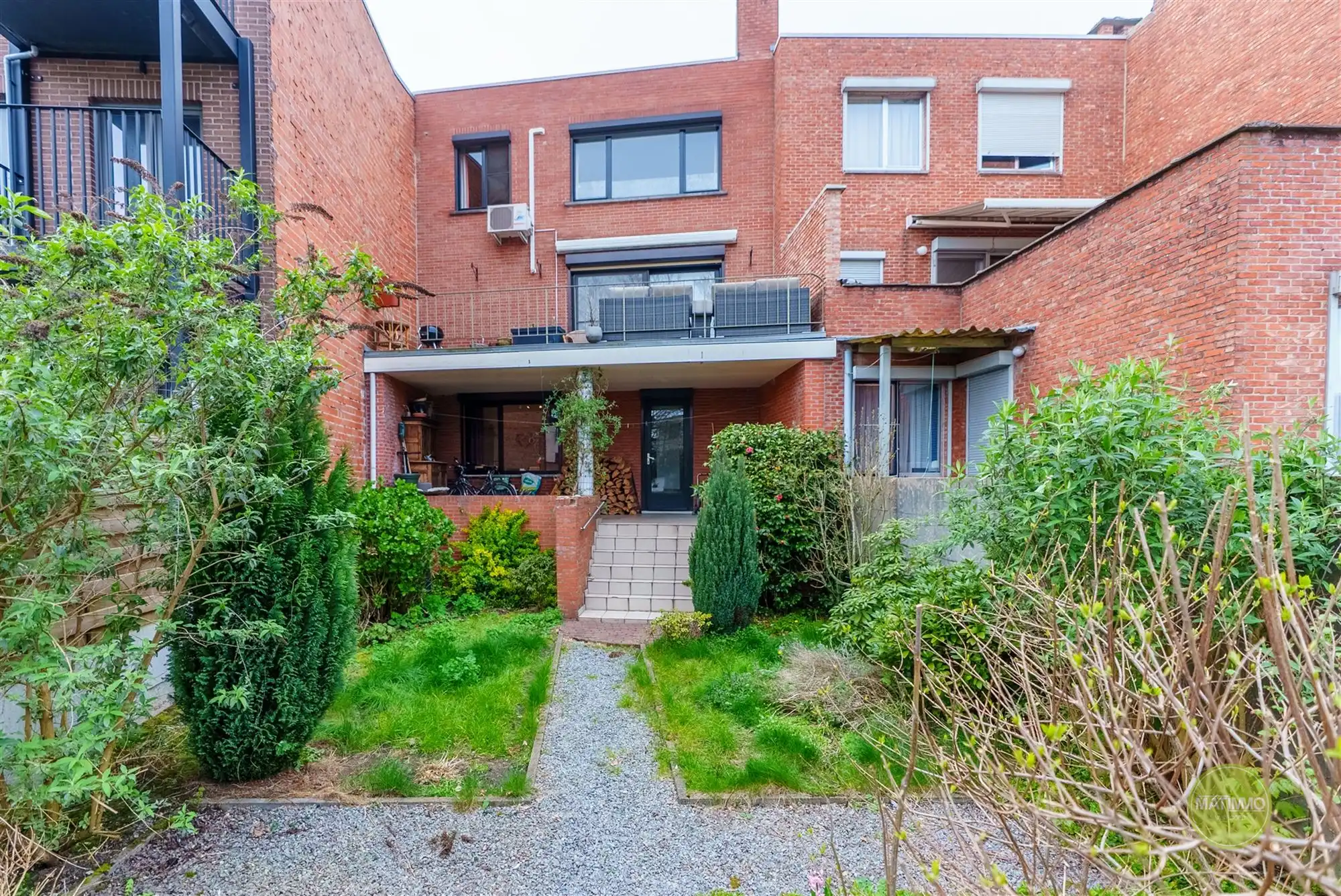 Charmante, centraal gelegen woning met 3 slaapkamers in Mol foto 2