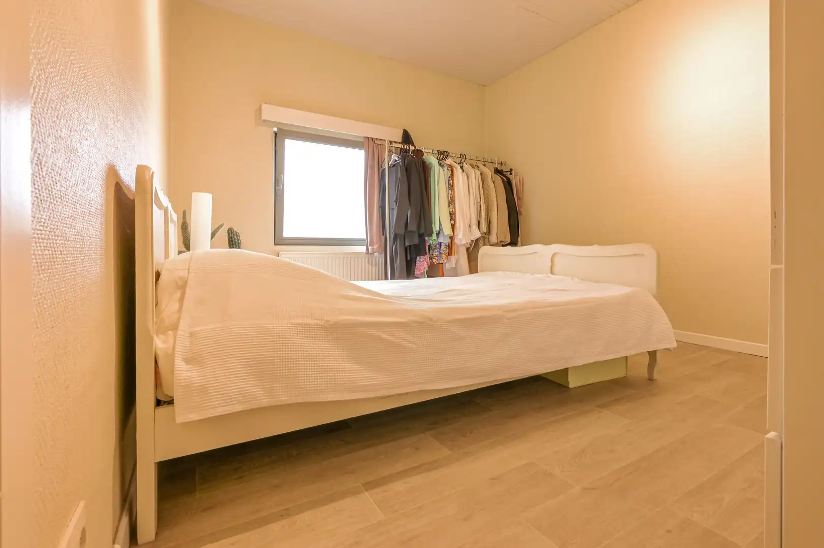 APPARTEMENT MET 2 SLAAPKAMERS, RUIME ZOLDER & TERRAS foto 6