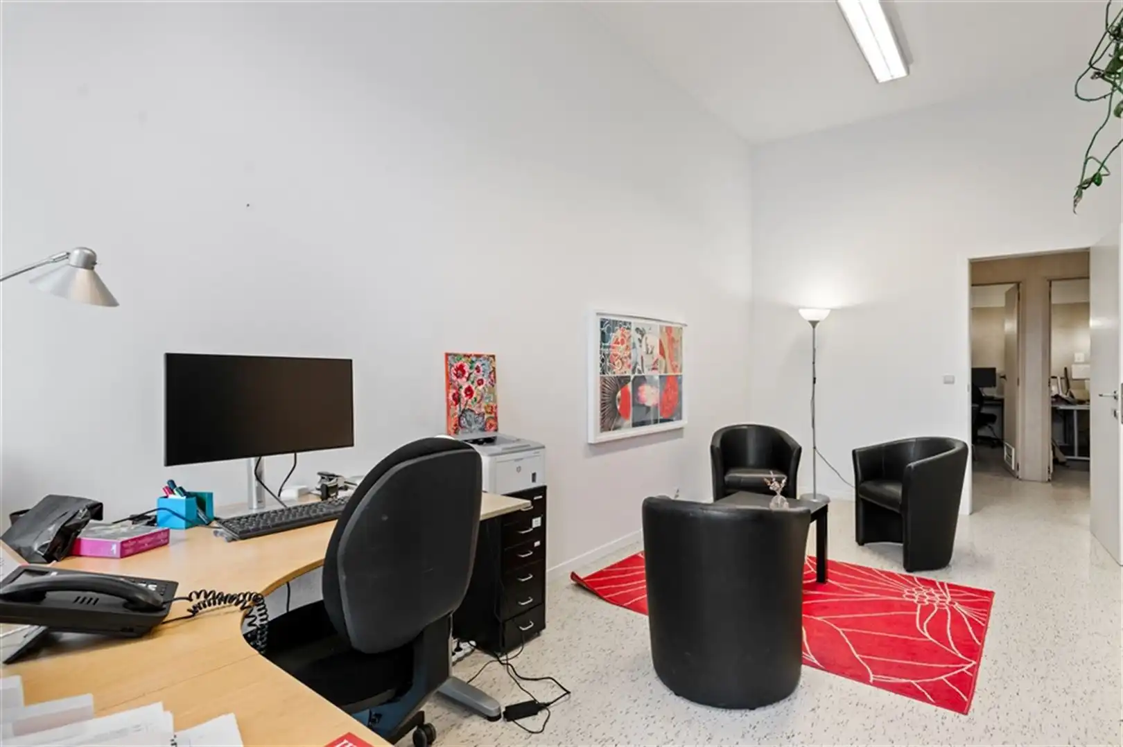 Gelijkvloers hoekkantoor te koop op topliggingop 't Zuid foto 8