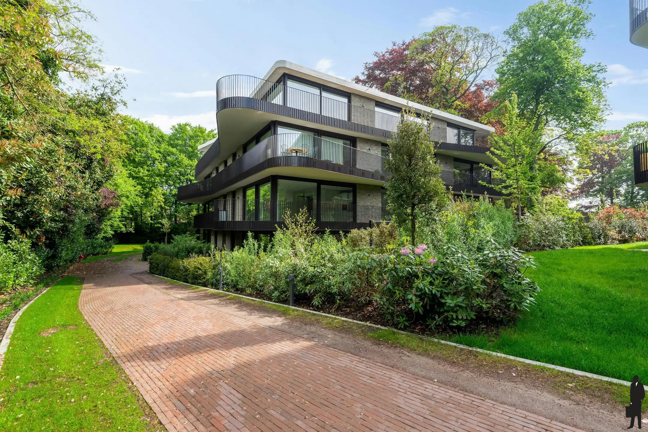 Energiezuinig gelijkvloers parkapp in een groene omgeving foto 2