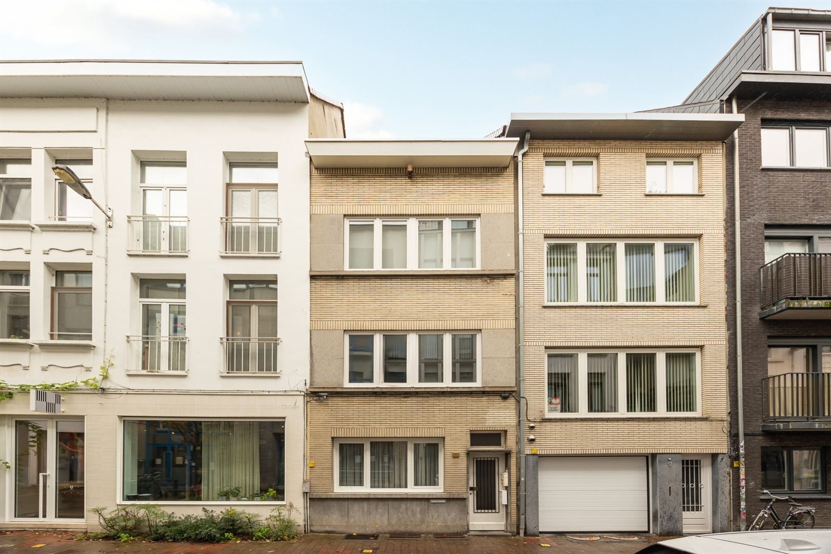Gelijkvloers appartement met koer in hartje Stad foto 15