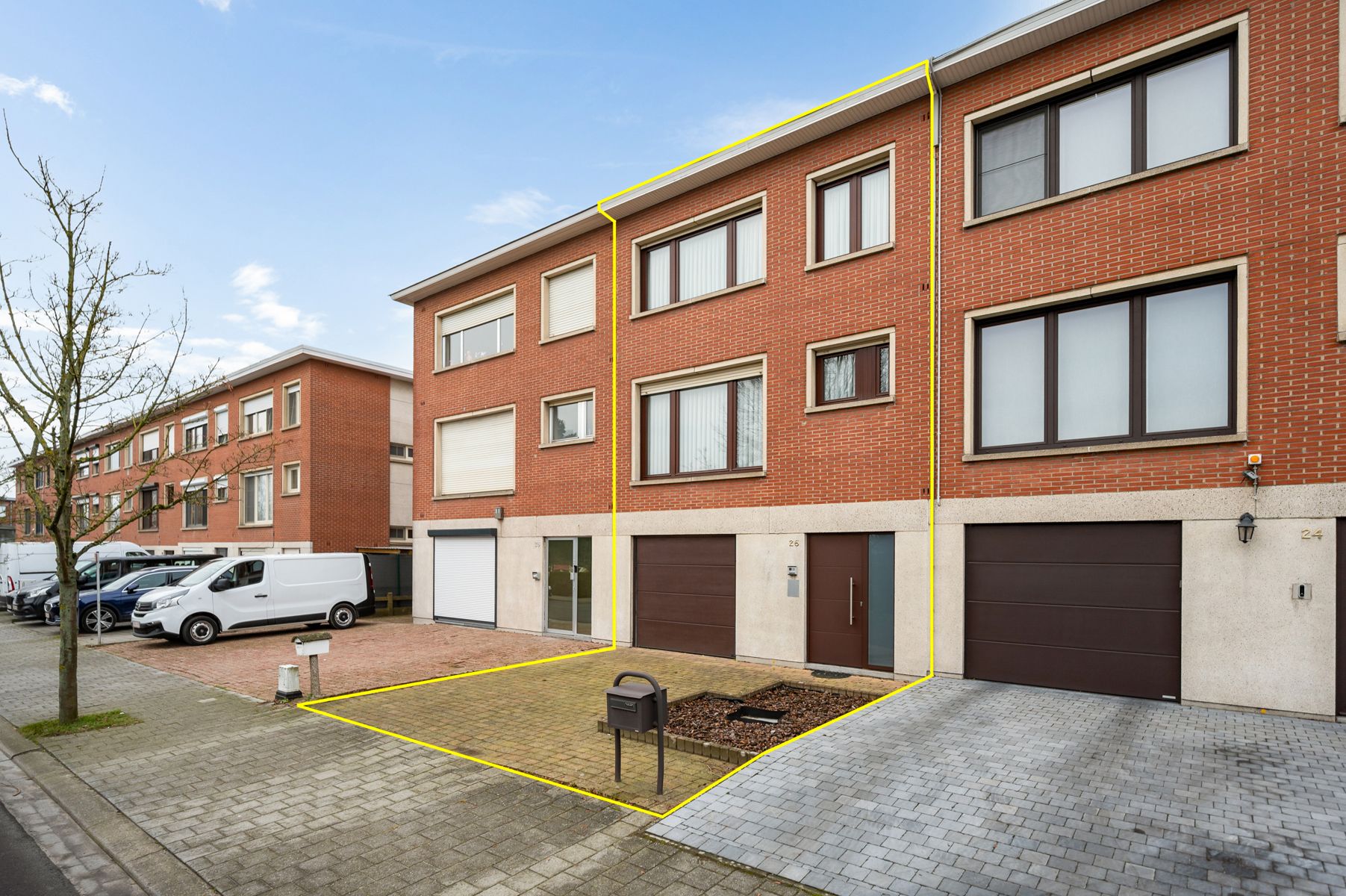 Hoofdfoto van de publicatie: Zéér goed onderhouden bel-etage met diepe garage en westtuin