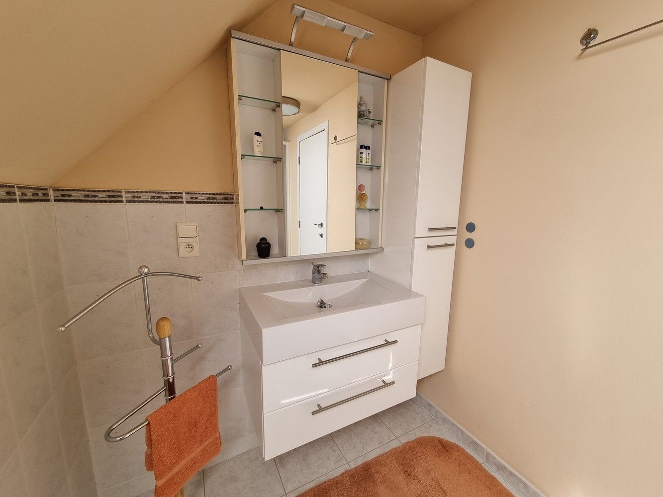 Ruime, instapklare woning met 4 slpks op 6a71ca foto 45