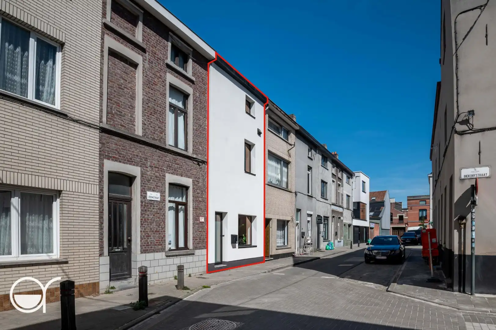 Volledig gerenoveerde woning gelegen aan het klein begijnhof. foto {{pictureIndex}}