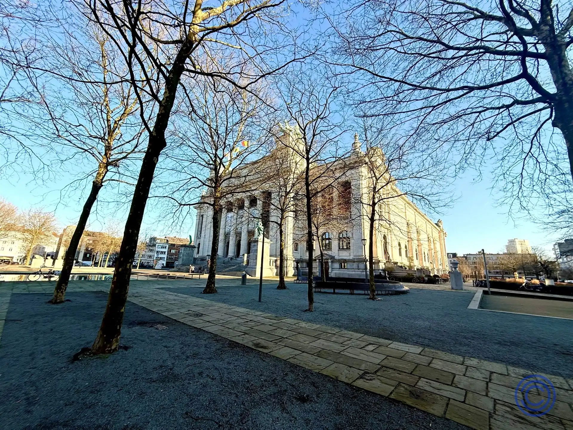 Studio met balkon op ideale locatie vlakbij Marnixplein.  foto 9