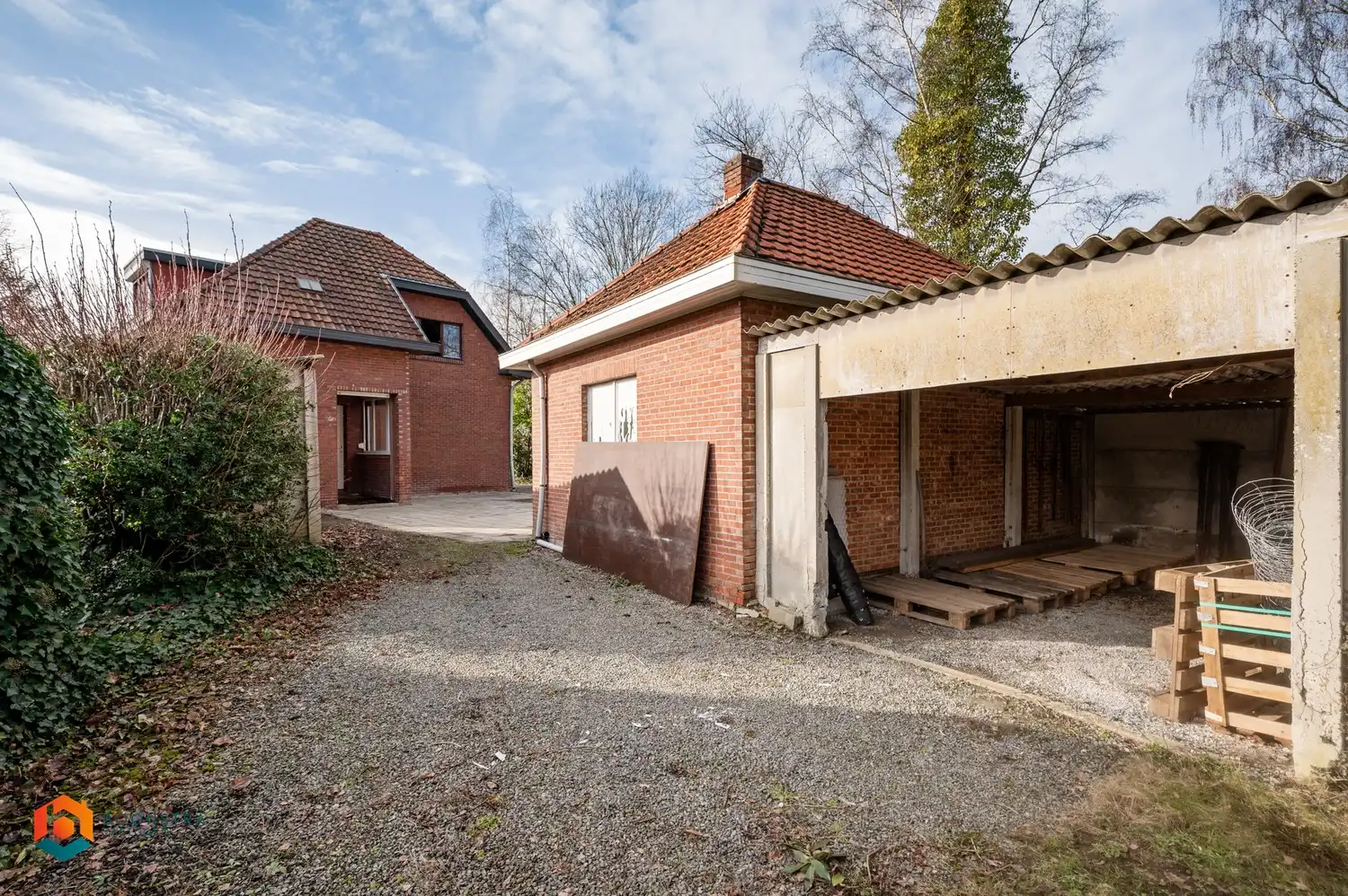 Verbouwproject met landelijk uitzicht op een perceel van 1.200m² foto 16