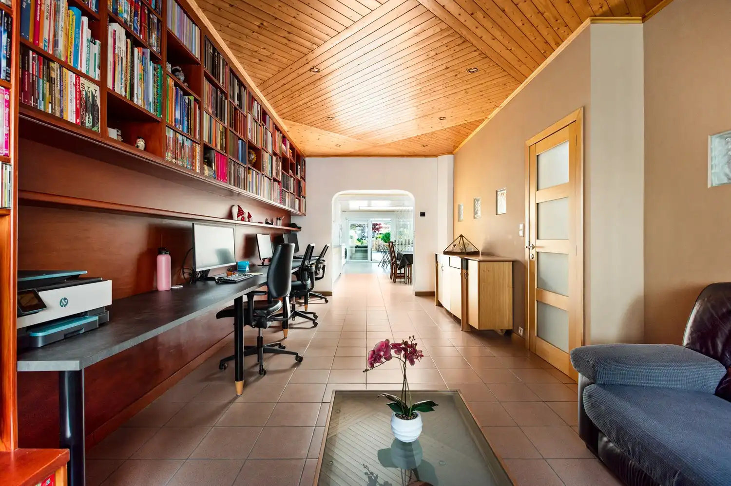 Gezellige woning met 3 slaapkamers en tuin met vijver in Wijnegem foto 6