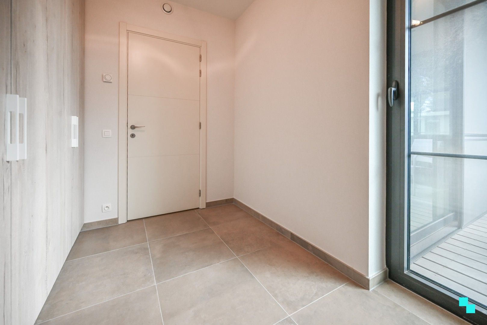 Bijna energieneutraal (E-peil: 8) instapklaar appartement te Bosmolens foto 17