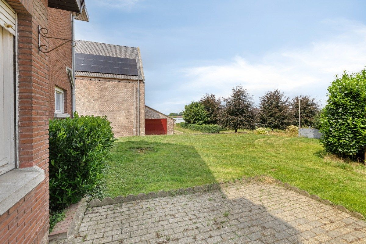 Karaktervolle woning met mooie tuin in het charmante Rutten foto 24