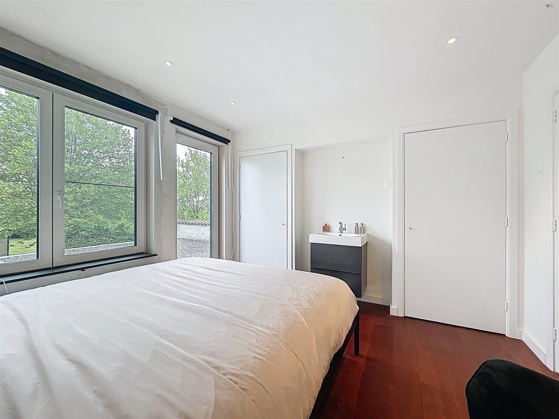 Prachtige villa met 5 slaapkamers, garage en verwarmd zwembad op perceel van 5864 m². foto 21