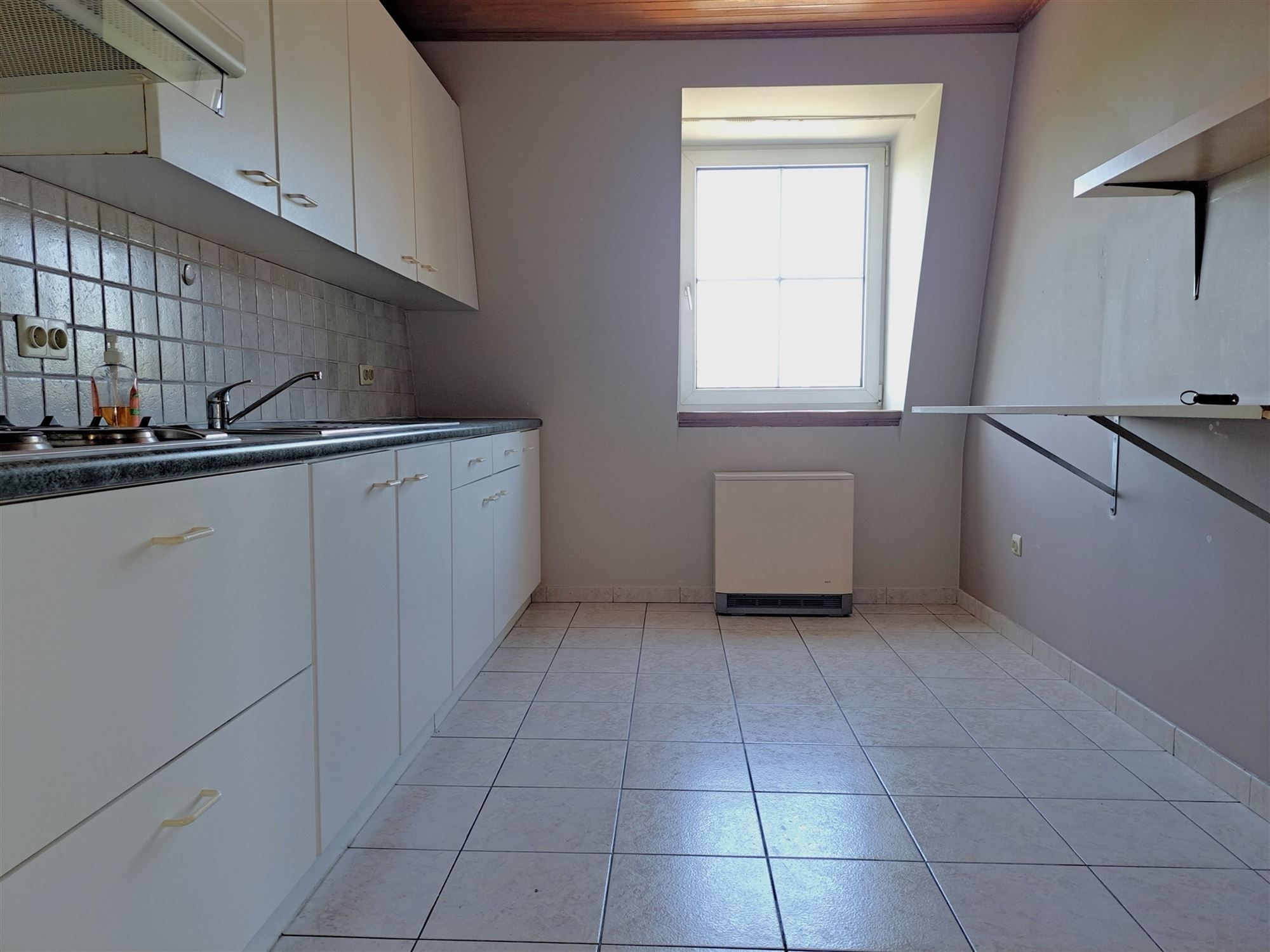 Appartement met 2 slaapkamers, in het rustige Eksaarde, met zicht op het dorpsplein. foto 4