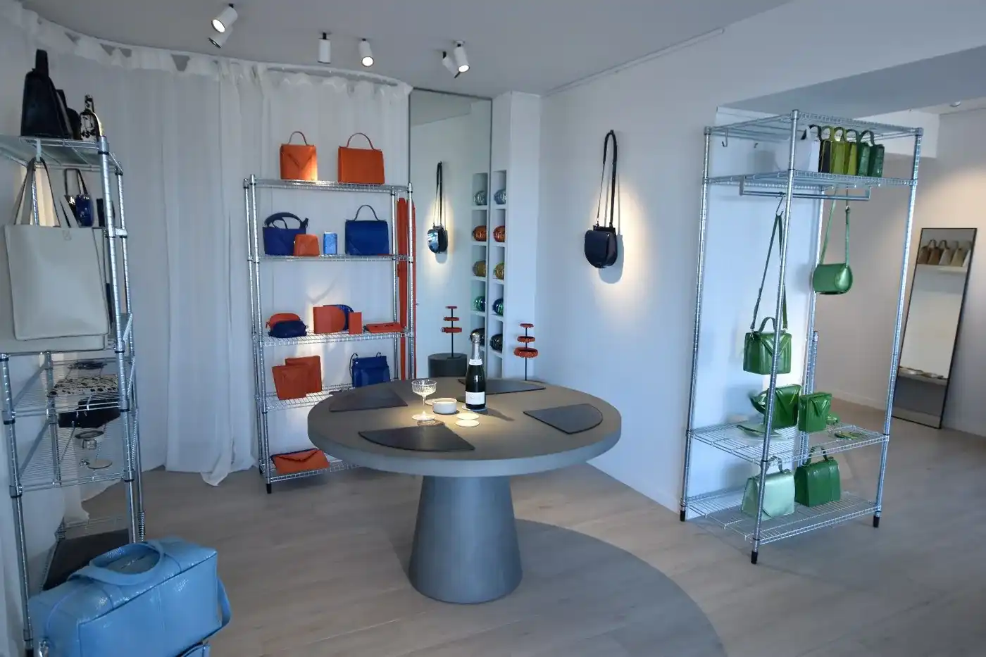 Handelspand inclusief met een studio, mooi gelegen aan de Zeedijk nabij het Driehoeksplein  foto 7