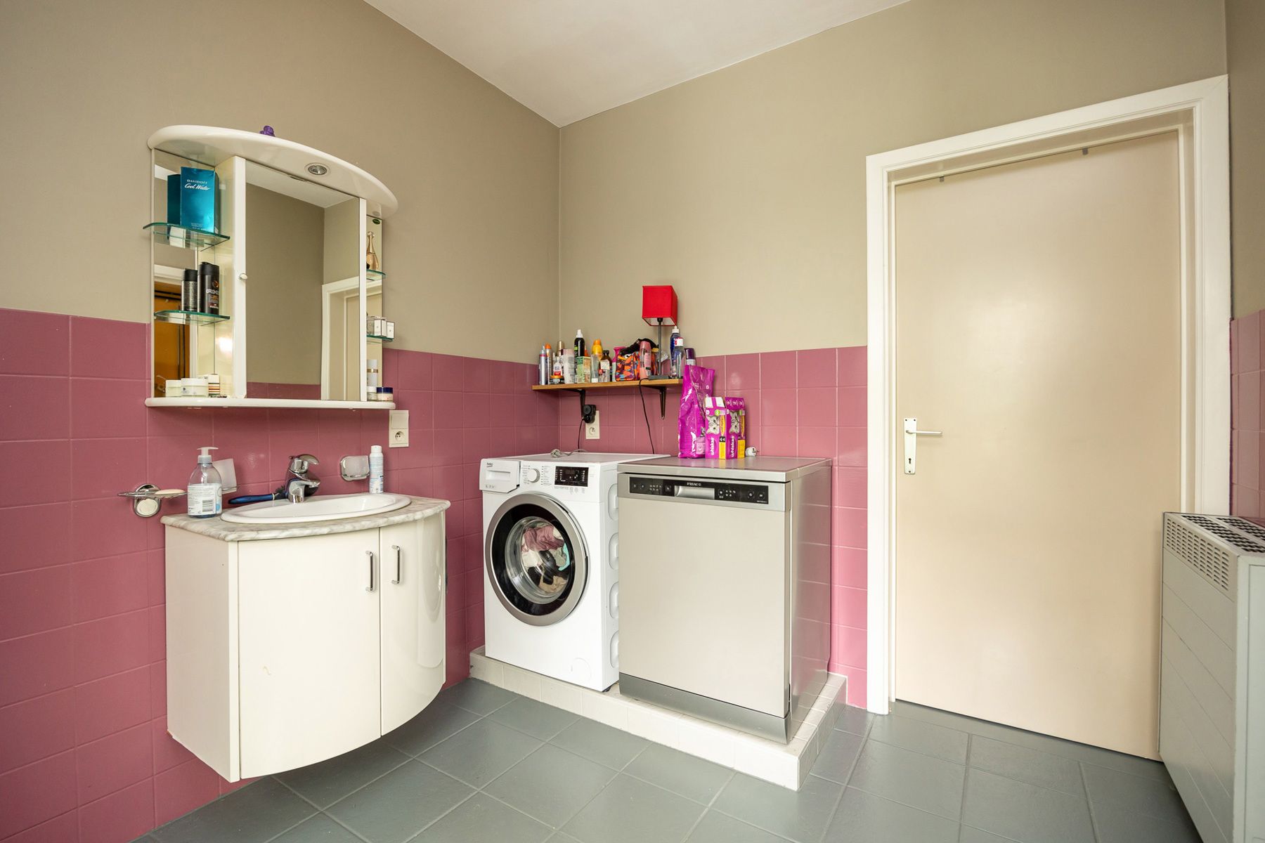 Ruime woning met 4 slks en 2 bdks op 886 m² foto 14