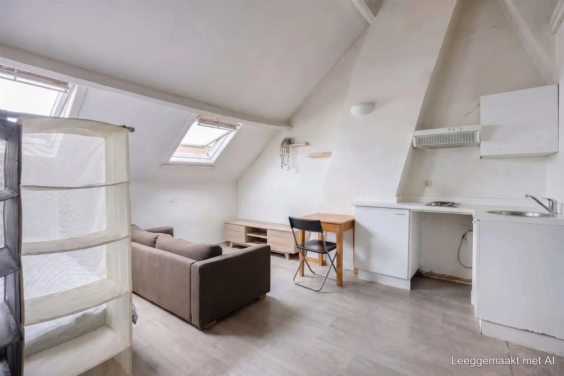 Ruime woning, momenteel ingericht als 4 studio's! foto 18