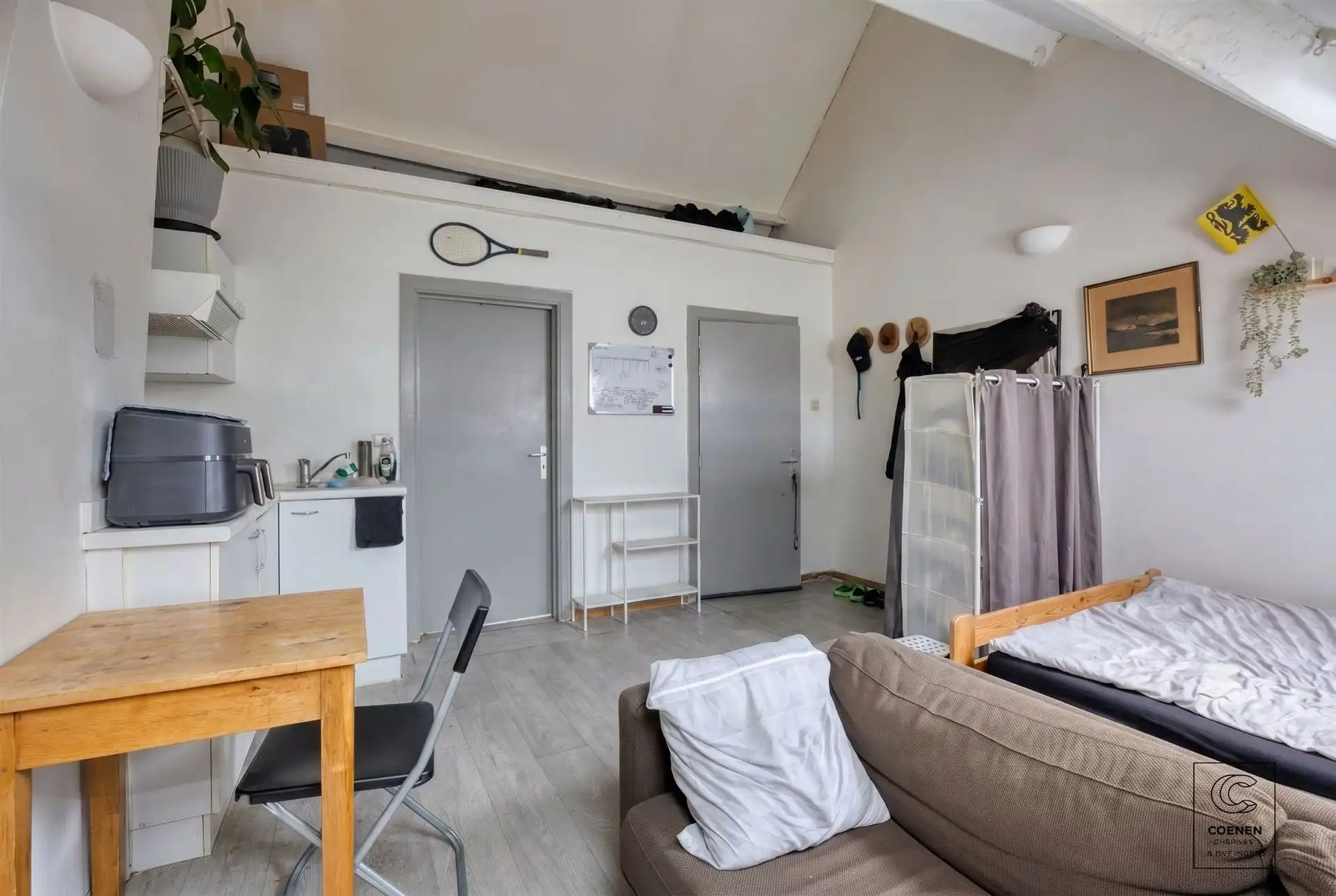 Ruime woning, momenteel ingericht als 4 studio's! foto 18