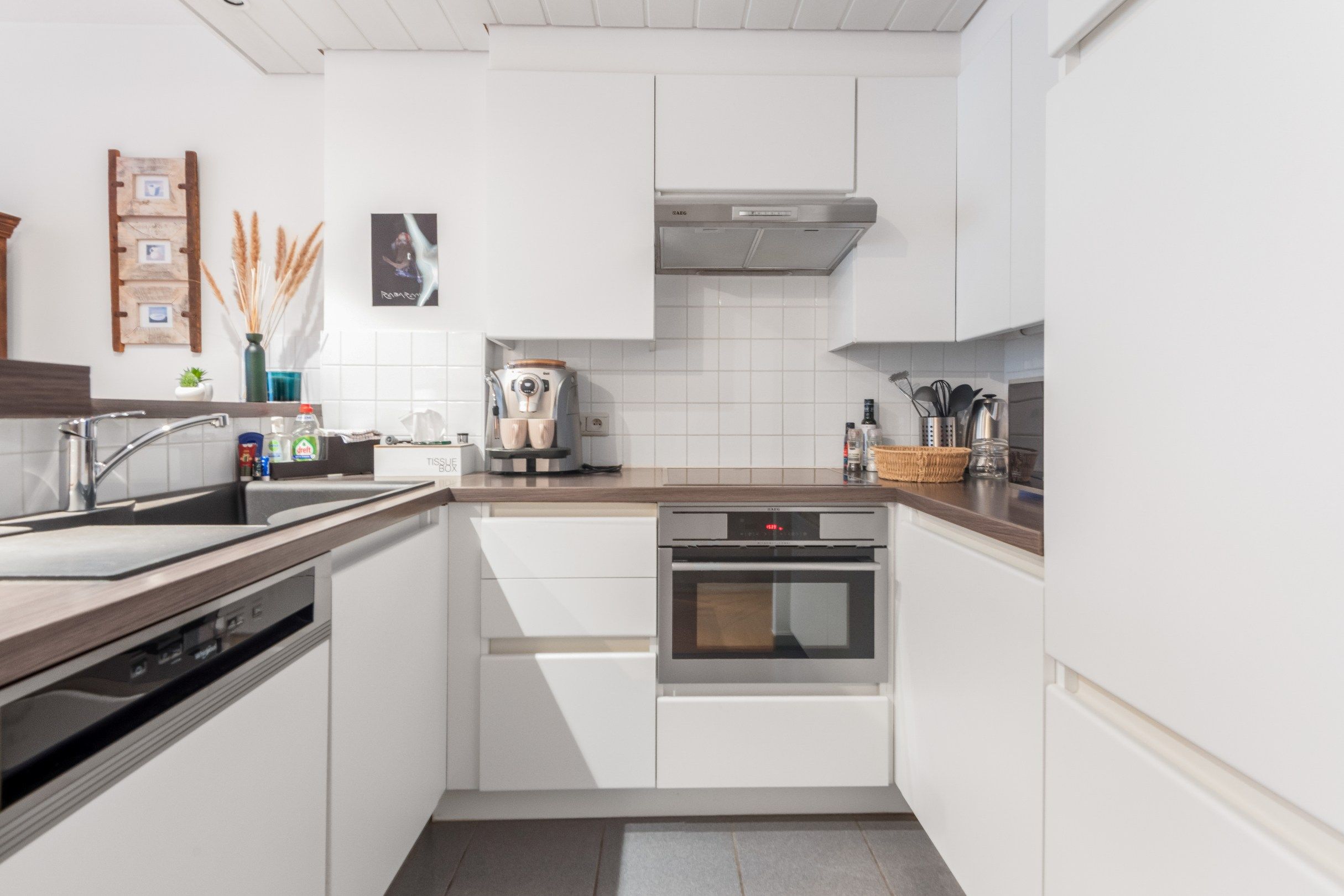 Zonnig en goed onderhouden gemeubeld app. vlakbij de Dumortierlaan foto 7