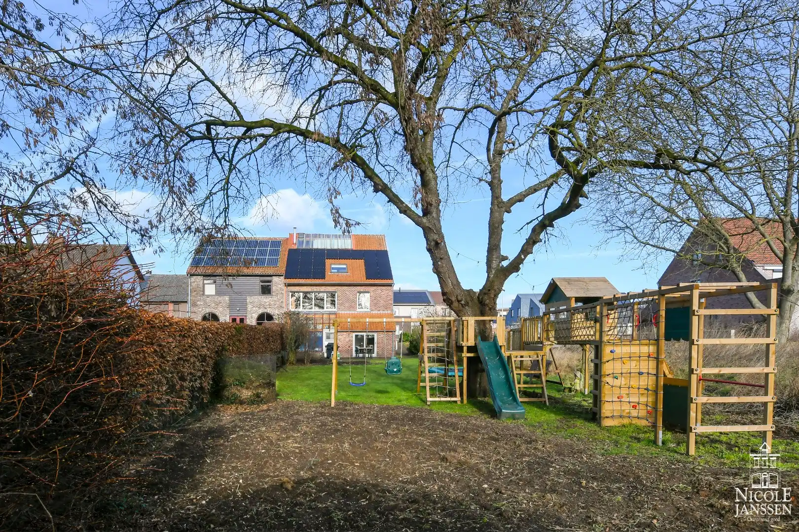 Bijzonder energiezuinige halfvrijstaande woning met diepe tuin foto 40
