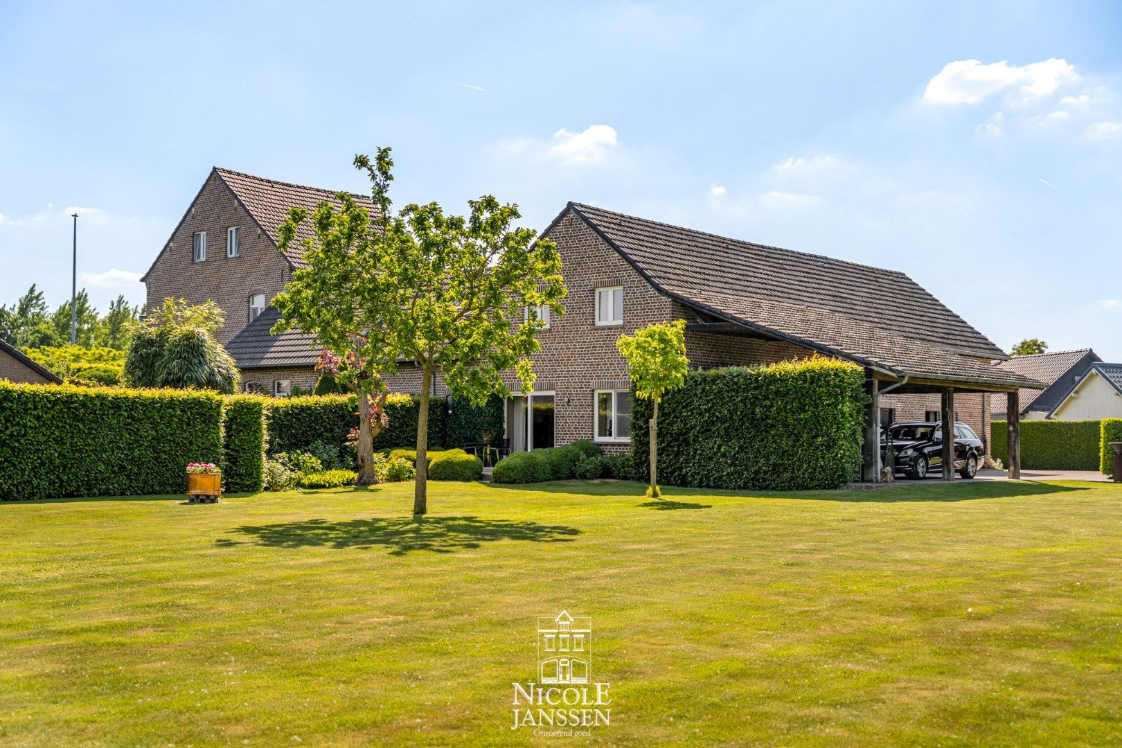 Gerenoveerde vierkantshoeve foto 3