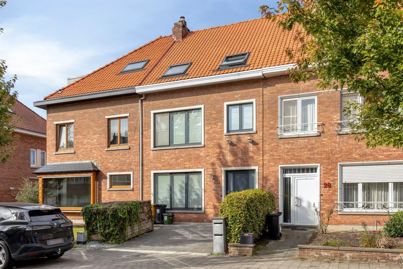 Instapklare gezinswoning met 4 slaapkamers op toplocatie in Elsdonk! foto 2