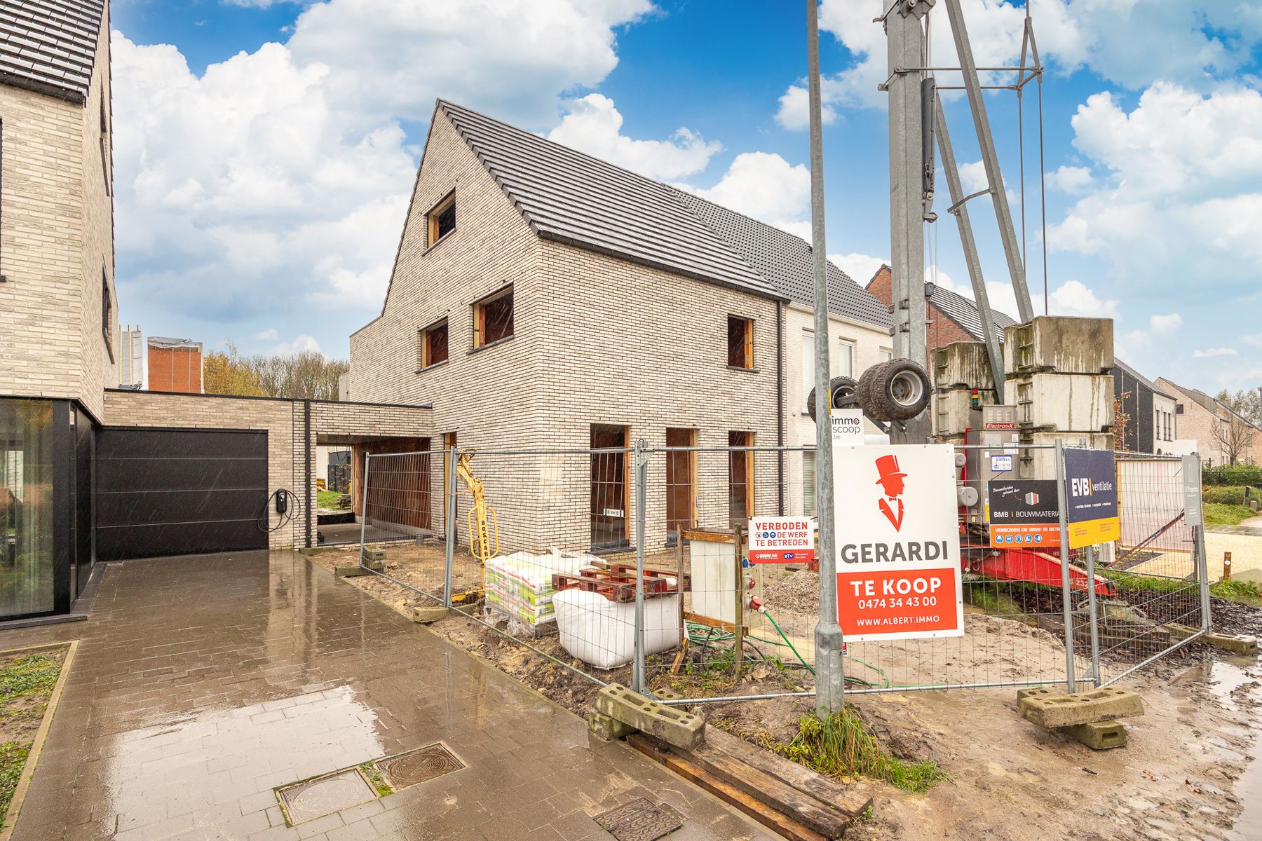 Hedendaagse nieuwbouwwoning (2025): Energiezuinig foto {{pictureIndex}}