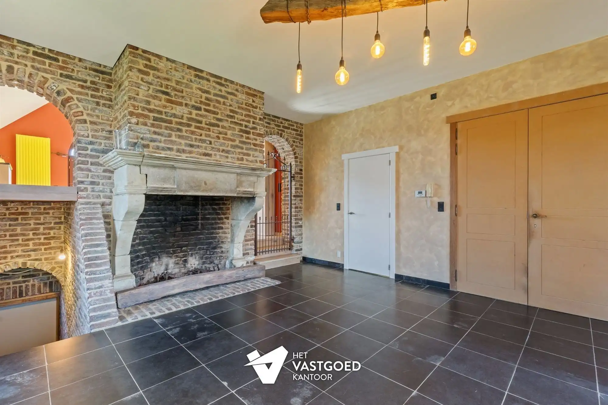 ZEER RUIME WONING MET TAL VAN MOGELIJKHEDEN OP BREED PERCEEL VAN 15 ARE TE KOERSEL foto 9