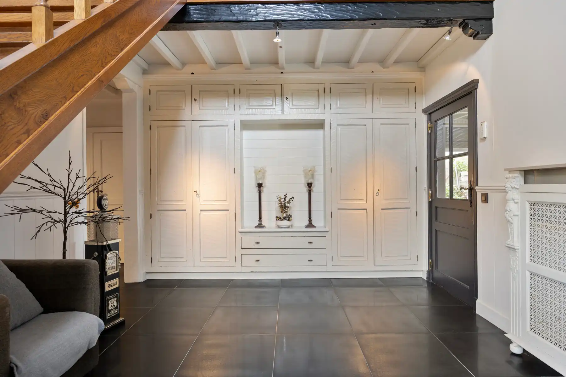 Villa met 4slpk, 2 badkamers en loods van 200 m²  foto 2