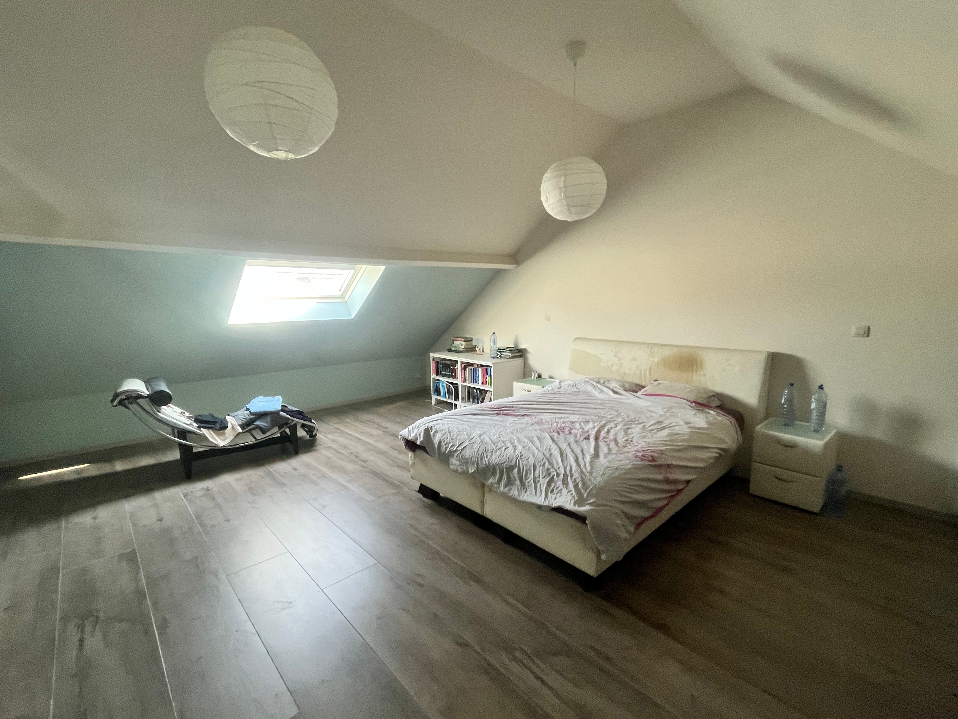 Gerenoveerde woning met 3 slaapkamers, tuin en garage. foto 9