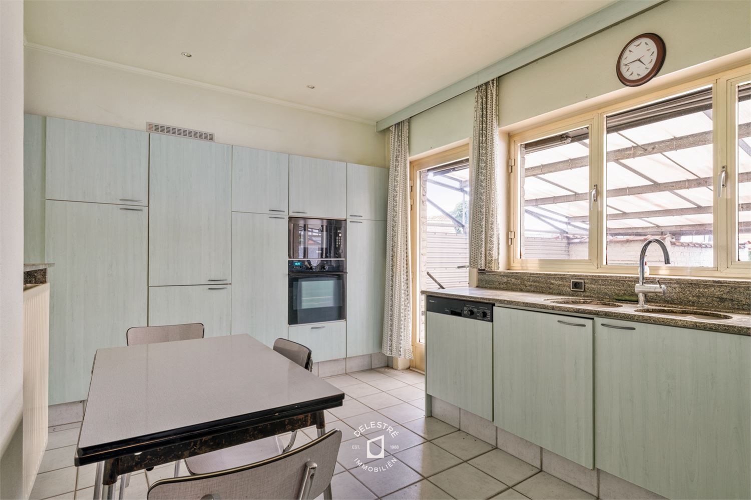 ERG RUIME MULTIFUNCTIONELE EIGENDOM MET 3 GARAGES foto 15