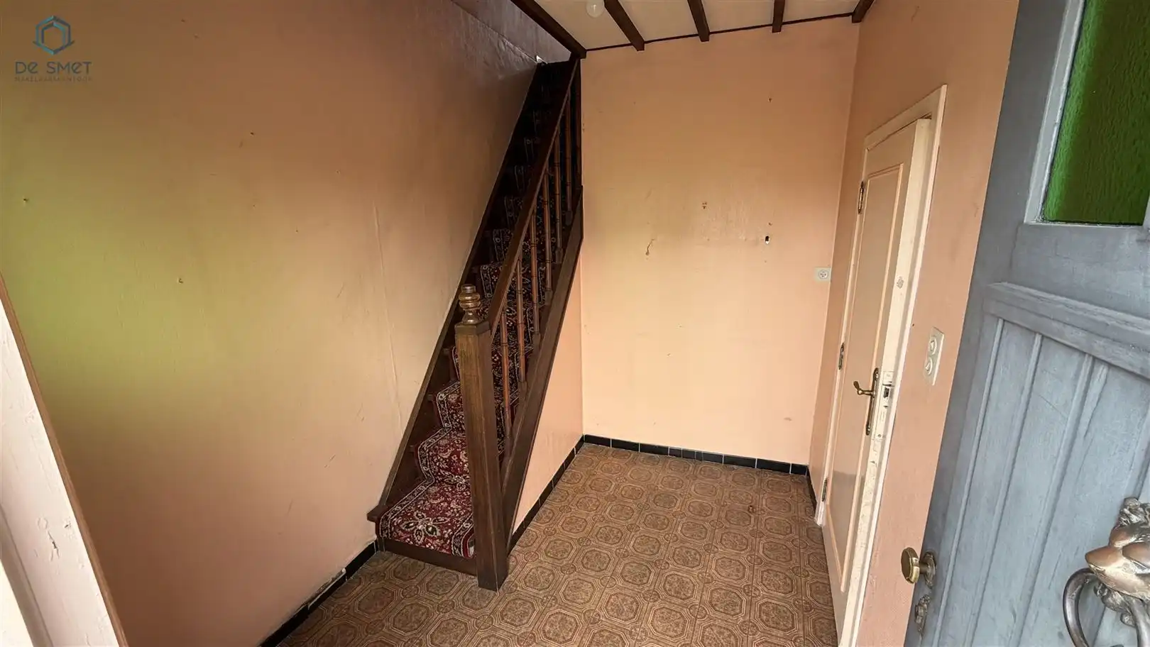 Te renoveren woning met 5 slaapkamers, garage en ruime tuin in het landelijke Viane foto 2