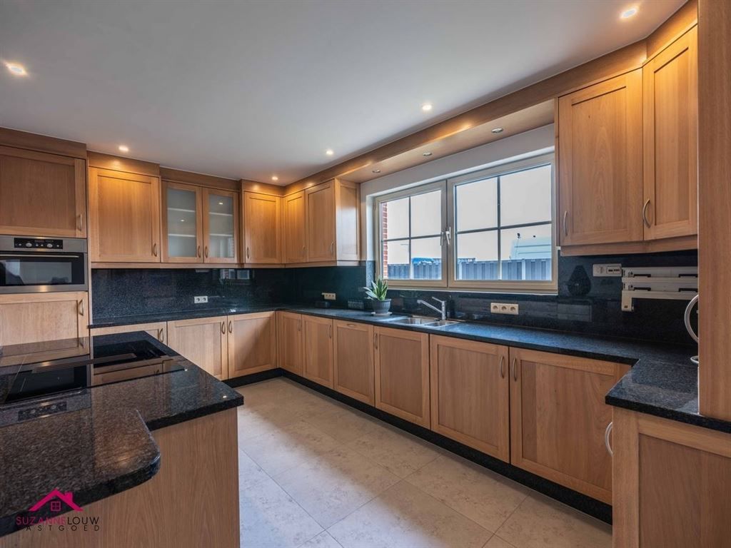 Gerenoveerde verrassend ruime vrijstaande woning foto 17