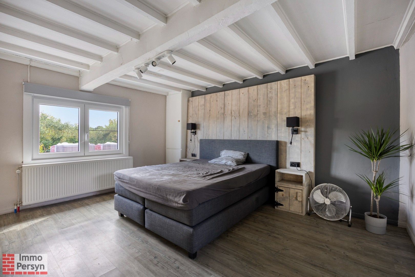 Grotendeels gerenoveerde woning met ruime tuin op 17a75ca foto 17