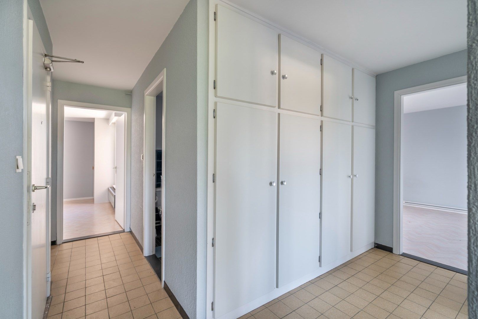 Te renoveren appartementsgebouw bestaande uit drie appartementen en een studio, vlakbij het centrum van Hoeselt foto 7