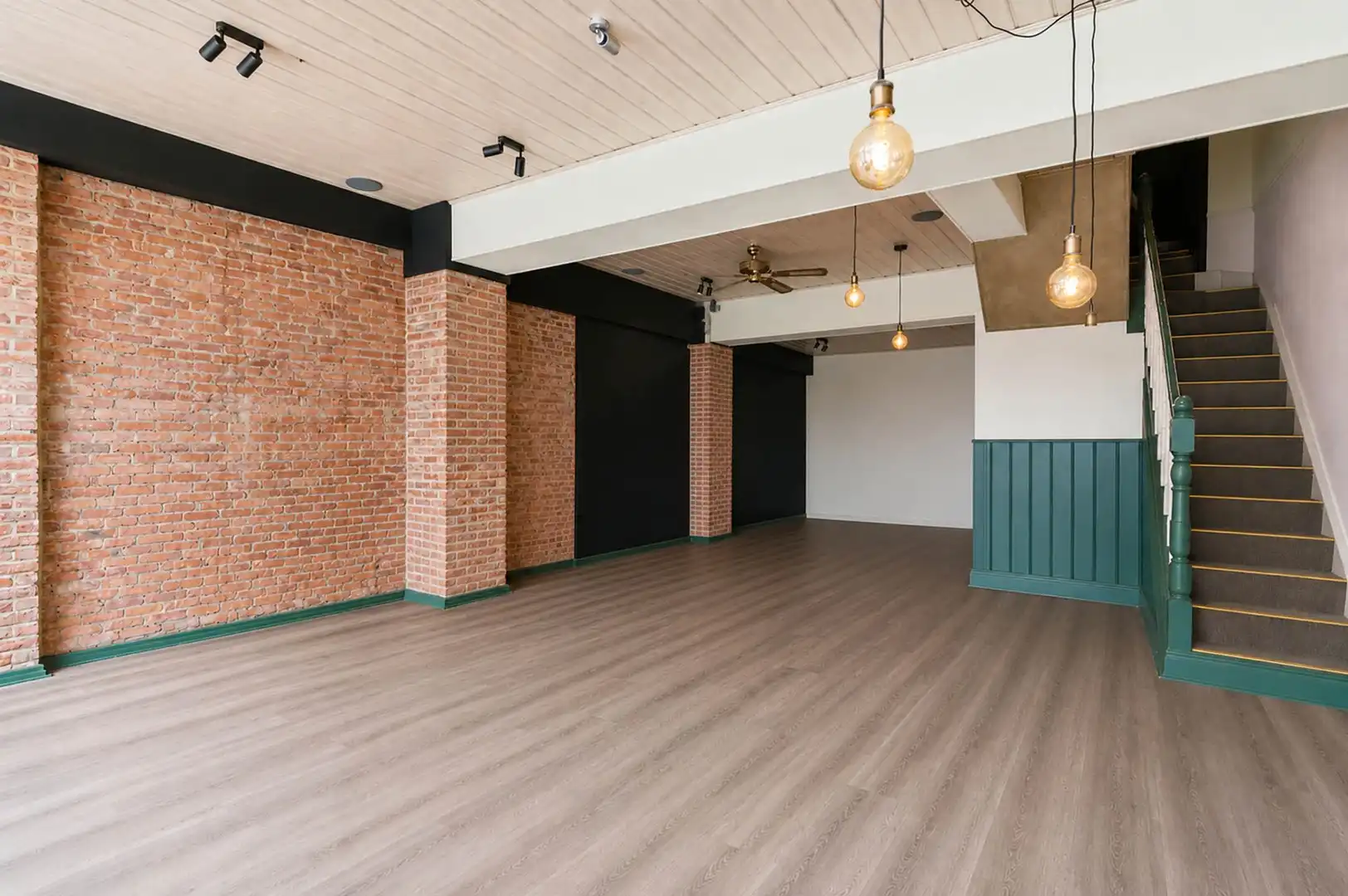 Handelsgelijkvloers en appartement in één geheel te Herentals foto 4