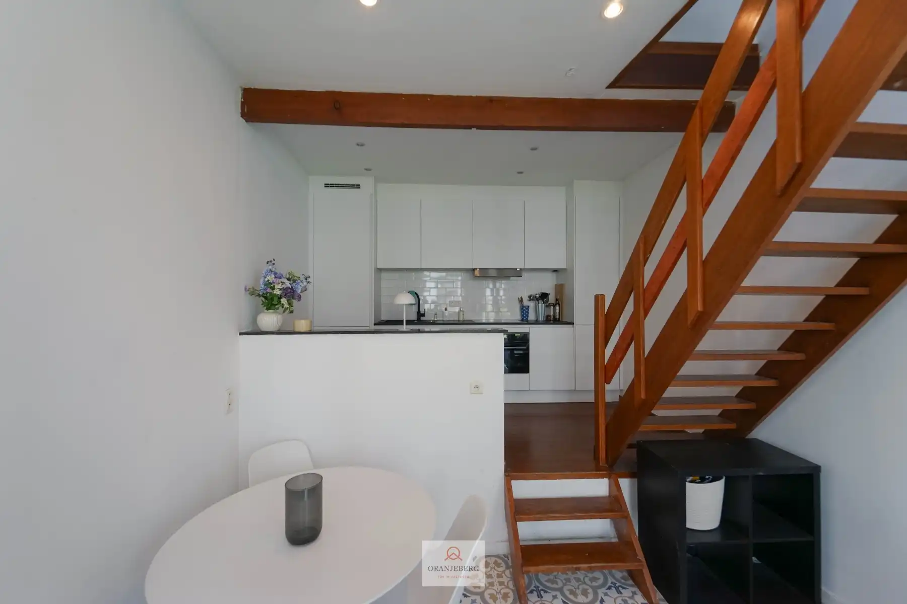 Charmante bemeubelde citéwoning nabij Coupure foto 9