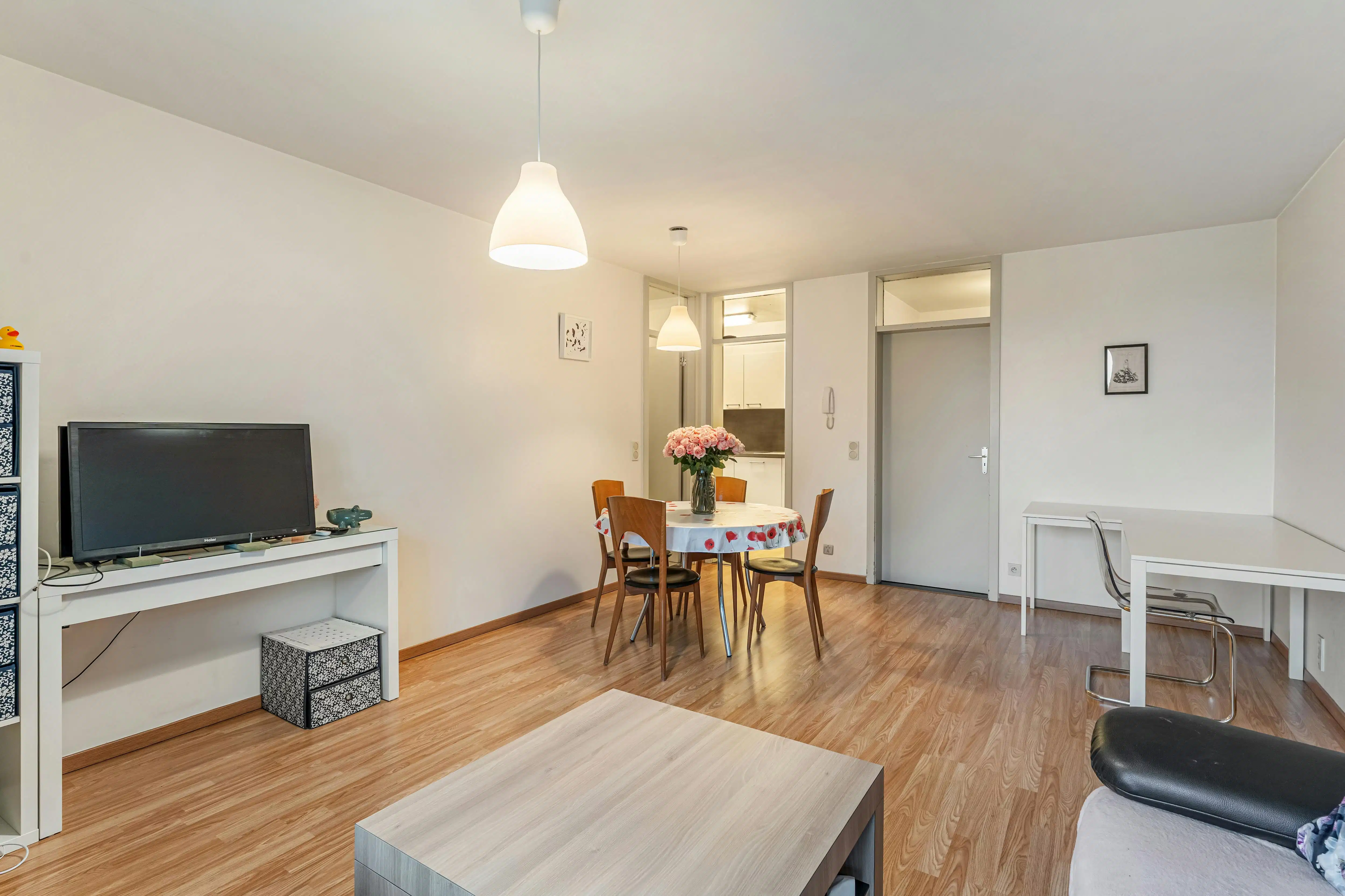 Gezellig appartement met 2 slaapkamers en autostandplaats in Hasselt foto 3