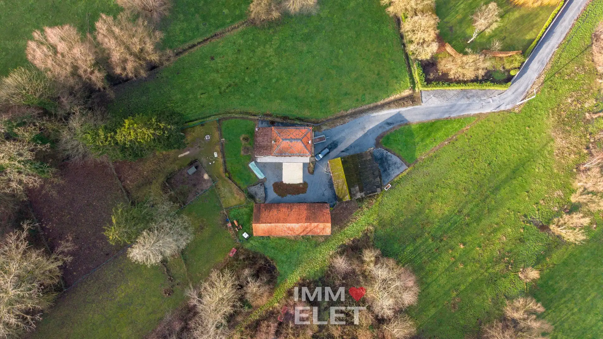MAISON AVEC DEPENDANCES | WONING MET BIJGEBOUWEN | 18.240 m² foto 2