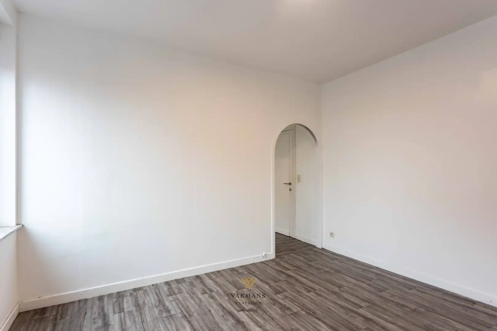 Ruime woning met 4 slaapkamers op rustige locatie foto 27