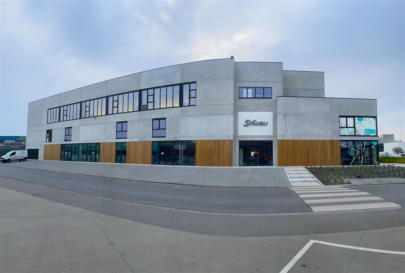 Moderne kantoren op strategische locatie in Kortrijk foto {{pictureIndex}}