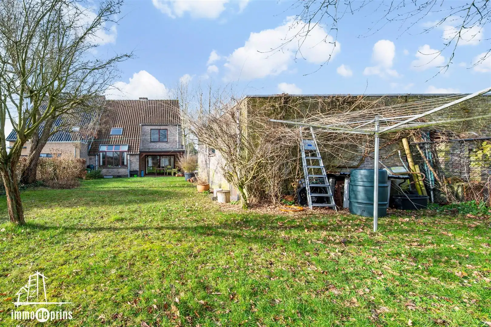 Half open bebouwing foto 23