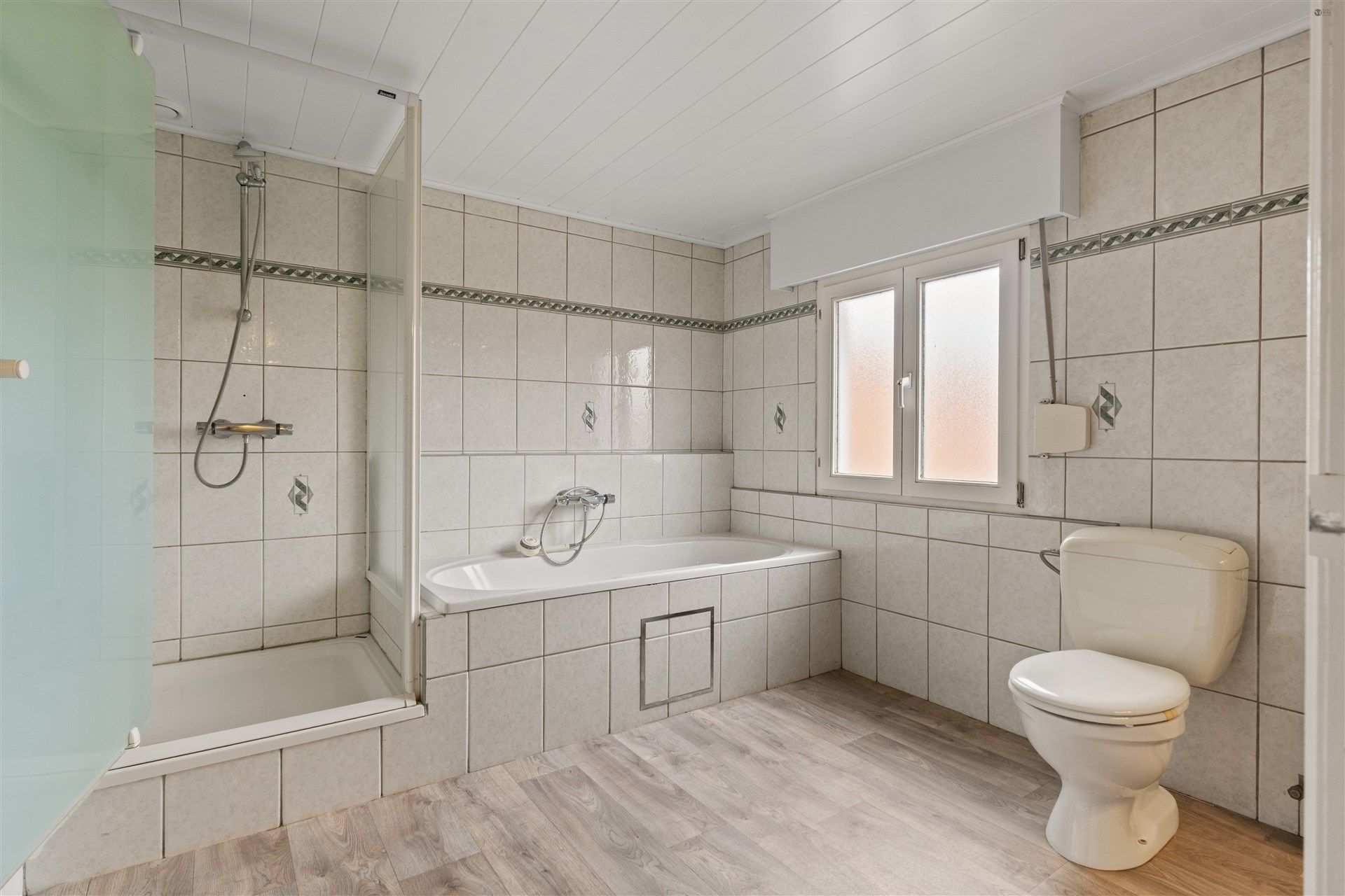 Open bebouwing met vrijstaande schuur  foto 18