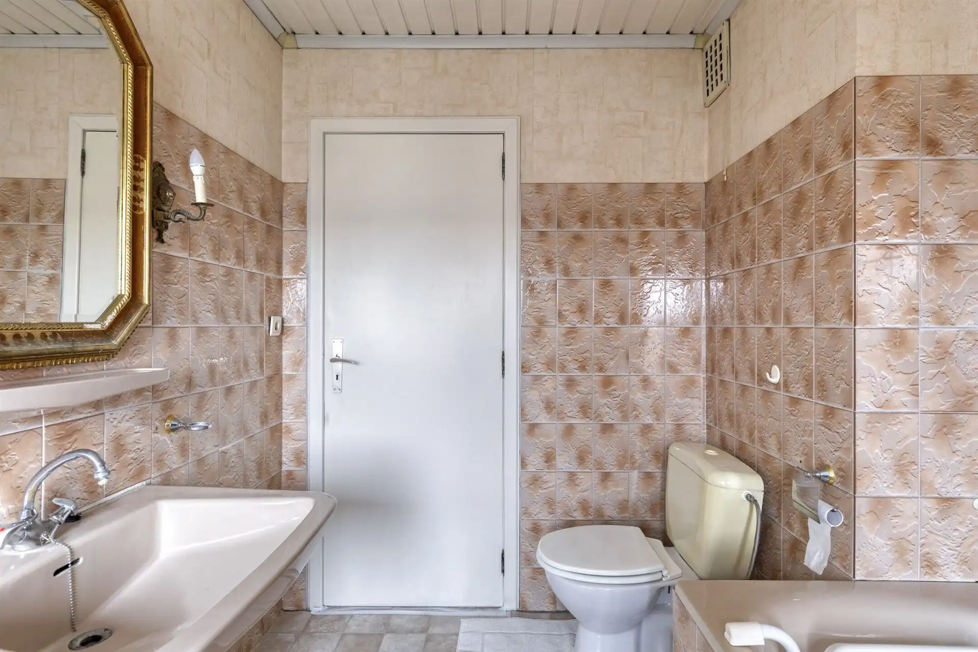 Ruime Woning met 3 of 4 slaapkamers, tuin en garage. foto 18