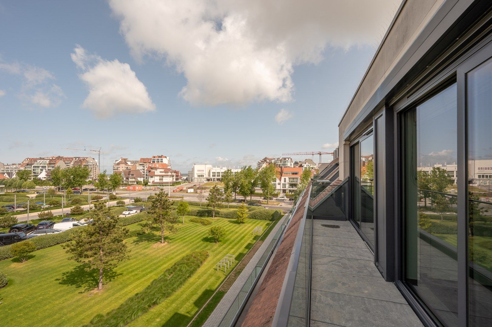 Ruim appartement met 4 slaapkamers in res La Reserve op 100m van het Albertstrand  foto 24